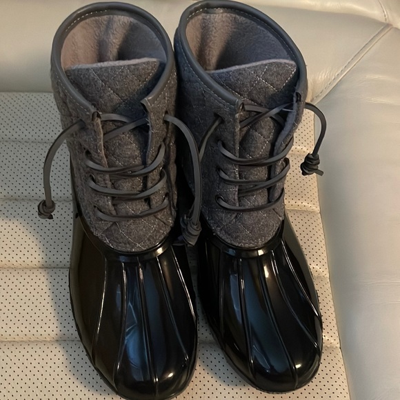 Seven7 Shoes - Seven7 wool duck boots EUC size 9